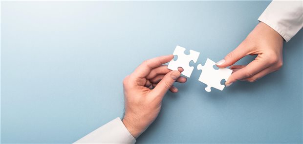 Passt – theroretisch. Doch ob freiberufliche Hausärztinnen und Hausärzte in großem Stil Assistenten anstellen, um die Versorgung aufrechtzuerhalten? 