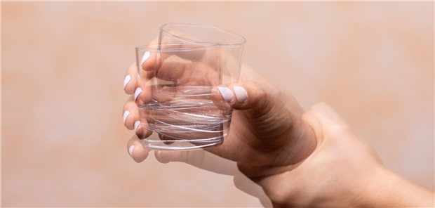 Patienten mit Parkinson könnten von der Einnahme eines Eisenantidot profitieren, war die Hypothese eines Forschungsteams. Es stellte sich aber heraus: Deferipron verschlechtert die Symptomatik Betroffener.