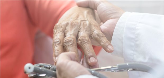 Patienten mit Rheumatoider Arthritis sollten ja nicht dauerhaft höher dosierte Glukokortikoide bekommen, doch wann ist der beste Zeitpunkt zum Ausschleichen oder Absetzen?