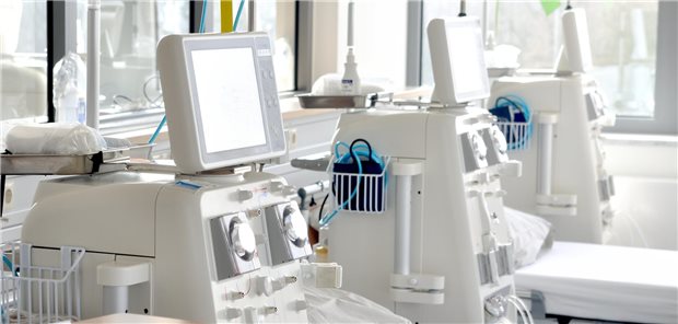 Patienten mit chronischem Nierenversagen bleibt oft nur die Dialyse – nicht zugelassene Medikamente können die letzte Hoffnung sein.