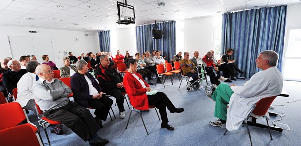 Wettbewerb ruft Kammer auf den Plan Patientenveranstaltung (Archivbild): In Thüringen haben Veranstaltungen mancher Kliniken die Kammer alarmiert.