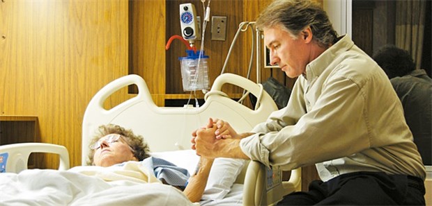 Handlungsbedarf bleibt Patientin im Hospiz. Die Palliativversorgung hat sich in den vergangenen Jahren verbessert.