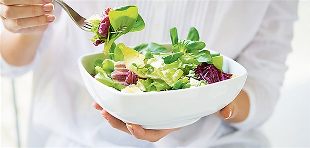 Patientinnen, die sich fettarm ernährten, hatten eine um 14 Prozent niedrigere krankheitsspezifische Mortalität für Brustkrebs.