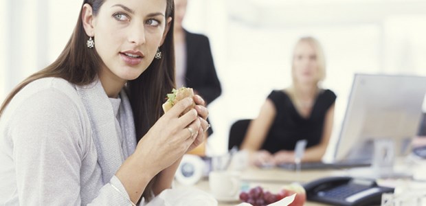 Trotz Arbeitsfrei muss der Chef zahlen Pause: Steht die Dauer nicht fest, muss sie vergütet werden.