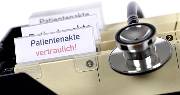 Wenn Versicherer Patientendaten begehren Per Gesetz müssen Patienten ihre Ärzte für jede Anfrage neu von der Schweigepflicht entbinden.