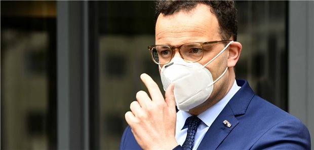 Spahn verordnet differenzierte Freihalte-Pauschalen Per Verordnung will Gesundheitsminister Jens Spahn die Ausgleichsbeträge für freigehaltene Klinikbetten nun auf Beträge zwischen 190 und 760 Euro pro Bett und Tag festzurren.