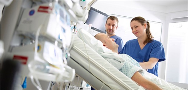 Krankenhäusern gehen die Intensivpflegekräfte aus Personalmangel auf den Intensivstationen deutscher Kliniken.