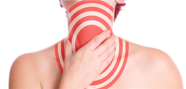 Personen, die an einer aggressiven Form der respiratorischen Papillomatose leiden, können womöglich von einer adjuvanten Therapie mit Bevacizumab profitieren. (Symbolbild mit Fotomodell)