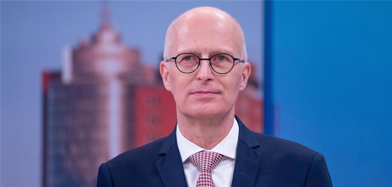 Labormediziner Peter Tschentscher: Dritte Amtszeit als Hamburgs Erster ...