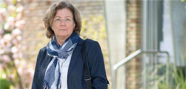 „Gemeindeschwester plus“ hilft einsamen Senioren zu Hause Petra Studt ist Gemeindeschwester plus und berät Seniorinnen und Senioren, die alleine zu Hause sind.