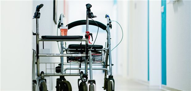 Pflege im Fokus: Bund und Länder wollen bis Ende 2026 eine Reform auf den Weg bringen. (Symbolbild)