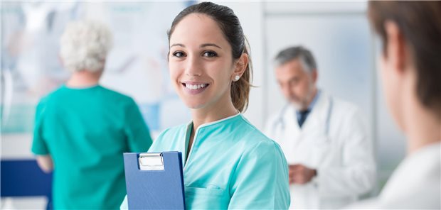 Pflege ist weiblich. Der Frauenanteil unter den Absolventen der generalistischen Ausbildung liegt bei 73 Prozent.