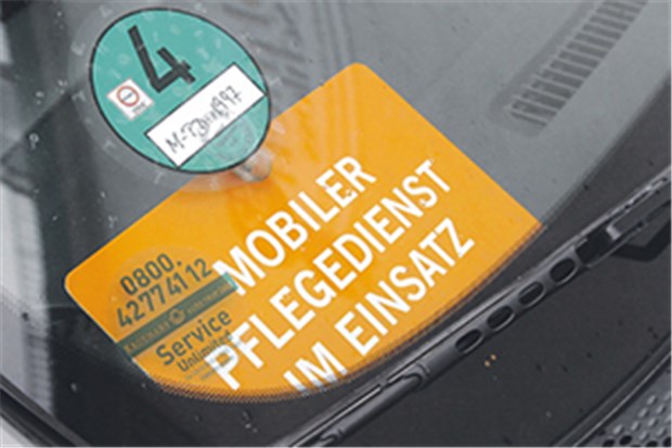 Pflege: Verhärtete Fronten um Aufgaben-Neuzuschnitt Pflegedienst statt Arzt im Einsatz? Der GBA ringt um eine Lösung bei der Umschichtung von Aufgaben.