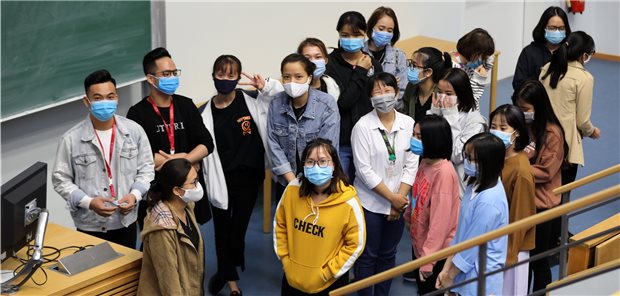 Pflegekräfte aus Vietnam sind gesucht: An der Universitätsmedizin Rostock werden Vietnamesen zur Pflegefachkraft ausgebildet (Foto), die Knappschaftskliniken setzen auf eine Ausbildung in beiden Ländern.