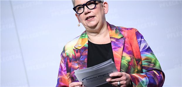 Pflegerats-Präsidentin Christine Vogler bei der Eröffnung des Pflegetags 2025 am Mittwoch in Berlin.