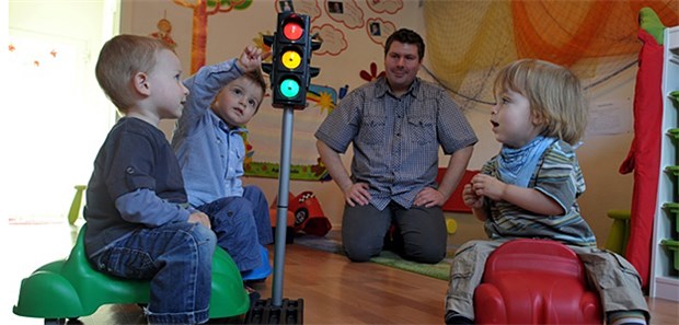 Wer nicht hören will, den soll die Kita künftig melden Pflicht statt Kür: Künftig sollen Erzieher in Kindertagesstätten dazu verpflichtet werden, Eltern beim örtlichen Gesundheitsamt zu melden, wenn diese eine Impfberatung ablehnen.
