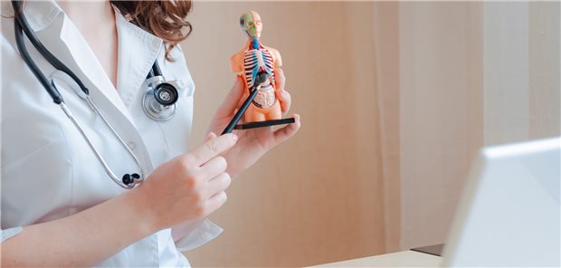 Hausärztin kommt per Video ins Pflegeheim Pilotprojekt: Im Pflegeheim in Boock testen Bewohner und Pflegekräfte, wie gut die Versorgung per Videosprechstunde funktioniert.