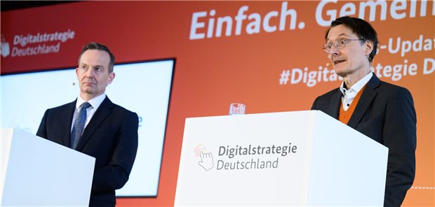 Plädoyer für die papierlose Verwaltung und Versorgung: Digitalminister Volker Wissing (l.) von der FDP und SPD-Gesundheitsminister Karl Lauterbach am Dienstag in Berlin.