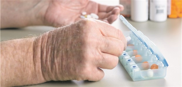 Nach Absetzen von Statinen fühlen sich Schwerkranke oft besser Polypharmazie im Alter: Bei Patienten mit begrenzter Lebenserwartung lassen sich einige Medikamente gefahrlos absetzen. Entscheidungen dazu müssen aber einfühlsam vermittelt werden.