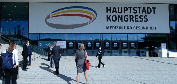 Digitale Innovationsoffensive: Hauptstadtkongress startet Lab Präsenz erwünscht: Der Hauptstadtkongress wird künftig durch ein ganzjähriges digitales Beiboot ergänzt. Schmidt-Dominé / WISO