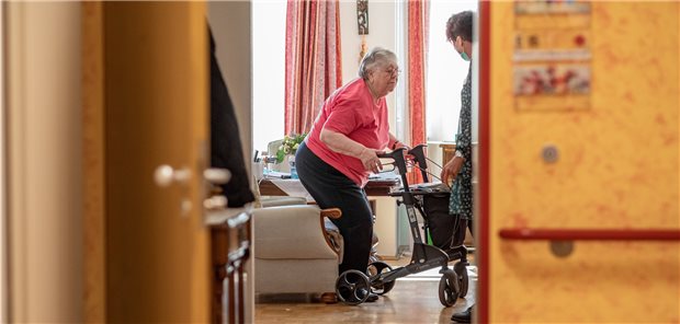 Präsenz im Haushalt rund um die Uhr könnte teuer werden, wie eine aktuelle Urteilsbegründung des Bundesarbeitsgerichtes nahelegt.