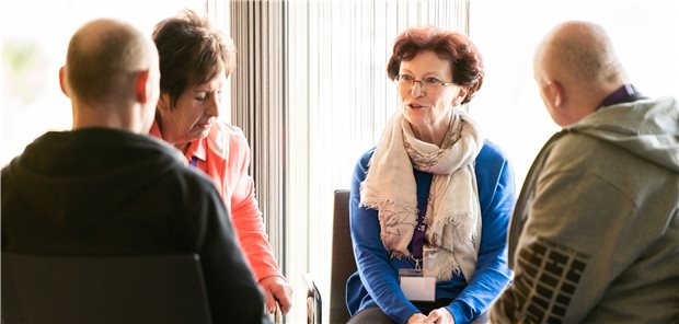 Schlaganfall: Selbsthilfe-Gruppen fürchten um Existenz Präsenztreffen sind in der Selbsthilfe derzeit kaum möglich. Stiftung Deutsche Schlaganfall-Hilfe