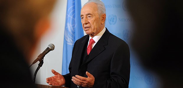 Peres bittet Gauck um Hilfe Präsident Schimon Peres bittet den Bundespräsidenten Joachim Gauck um Hilfe beim Thema Beschneidung in Deutschland.