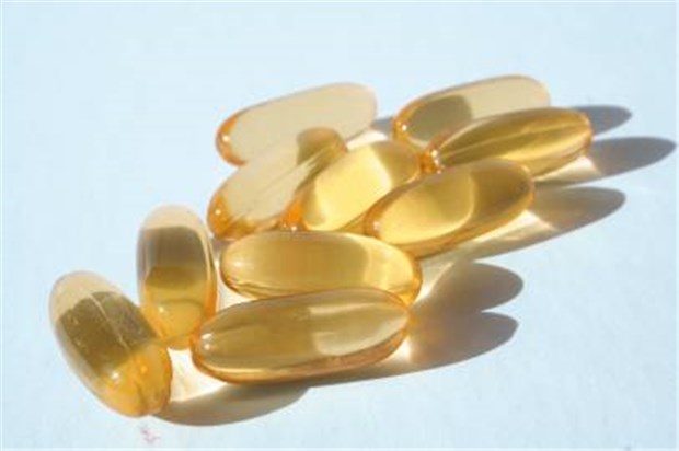 Fischöl reduziert bei Rheuma den Schmerzmittel-Bedarf Prall gefüllte Kapseln mit hoch dosierten Omega-3-Fettsäuren - Patienten mit Rheumatoider Arthritis profitieren von ihrer Einnahme.