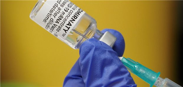 Beschränkung der Comirnaty-Liefermengen verärgert Ärzte Praxen sollen ab dem 29. November weniger Corona-Impfstoff von BioNTech/Pfizer erhalten. Der Grund für die Lieferbegrenzung: Das BMG will erst einmal die Moderna-Bestände abbauen.