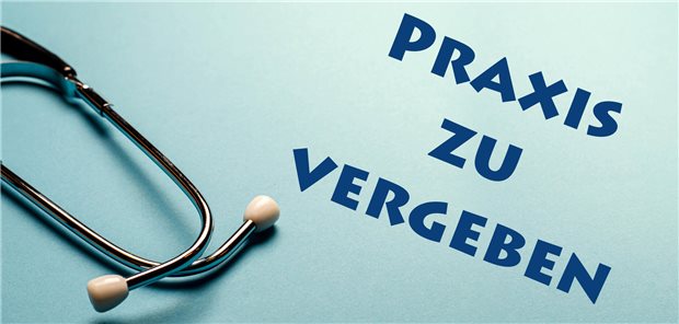 Stethoskop und Schriftzug "Praxis zu vergeben"