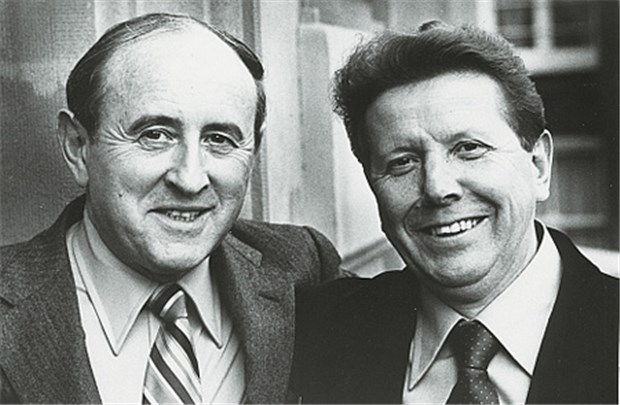 Als die IPPNW den Friedensnobelpreis erhielt Preisträger: US-Arzt Dr. Bernard Lown (l.) und Evgeny Tschasow, damals Vize-Gesundheitsminister der UdSSR.