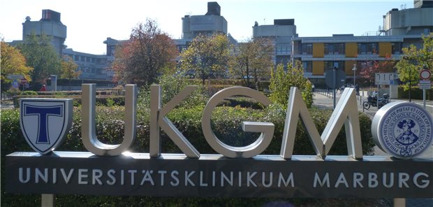 Rhön will Finanzvereinbarung mit Hessen kündigen Private Spitzenmedizin im ländlichen Hessen: Das Uniklinikum Gießen/Marburg (UKGM) gehört seit 2006 zur Rhön Klinikum AG.