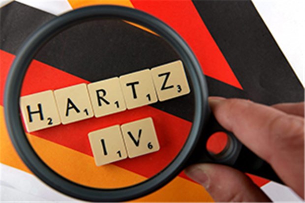 Hartz IV: Jobcenter müssen PKV voll bezahlen Privatversicherte Bezieher von Hartz-IV haben Anspruch auf die volle Übernahme ihrer Versicherungsprämie durch die Grundsicherungsträger.