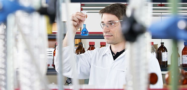 Erfolgsstrategie für Bionorica Probenvorbereitung im Labor: Das Phytopharmaka-Unternehmen Bionorica versteht die Forschung als Triebfeder für den weiteren Erfolg im Markt mit pflanzlichen Arzneimitteln.