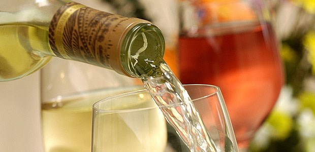 Problem Alkohol: Wollen Erkrankte trocken werden, kann Nalmefene helfen.