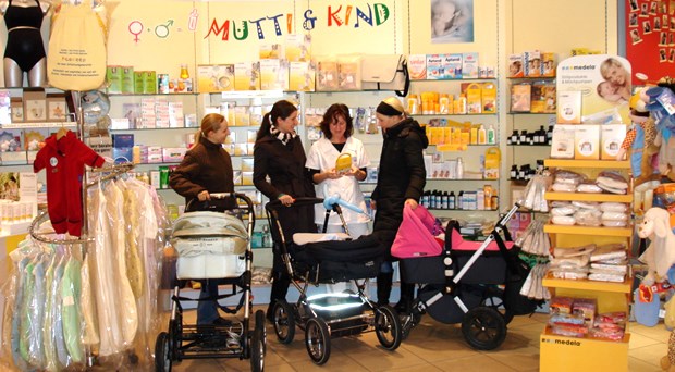 Fachlich fit in prä- und postnatalen Dingen Produkte rund um Schwangerschaft und Stillzeit prägen die Freiwahl der Petersbogen-Apotheke in Leipzig.