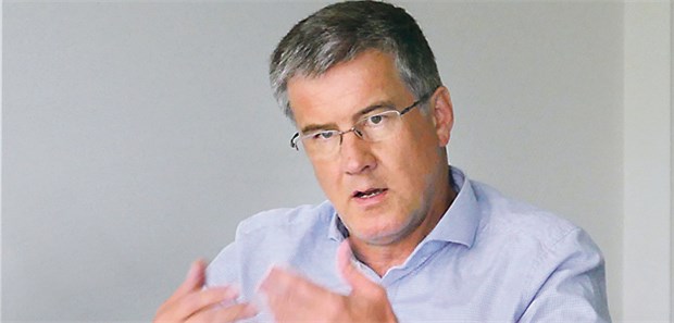 So will Rhön ländlicher Vollversorger werden Prof. Bernd Griewing, Chief Medical Officer der Rhön-Klinikum AG.