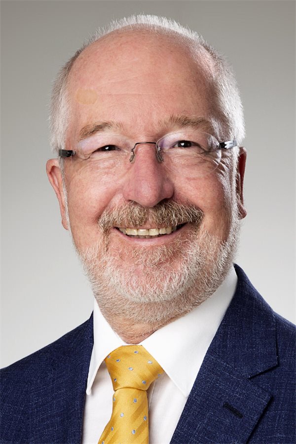 Gesetz zur Fortpflanzungsmedizin: Seit gut 25 Jahren auf der langen Bank geparkt Das Foto zeigt den Wissenschaftler Professor Dr. Jochen Taupitz.