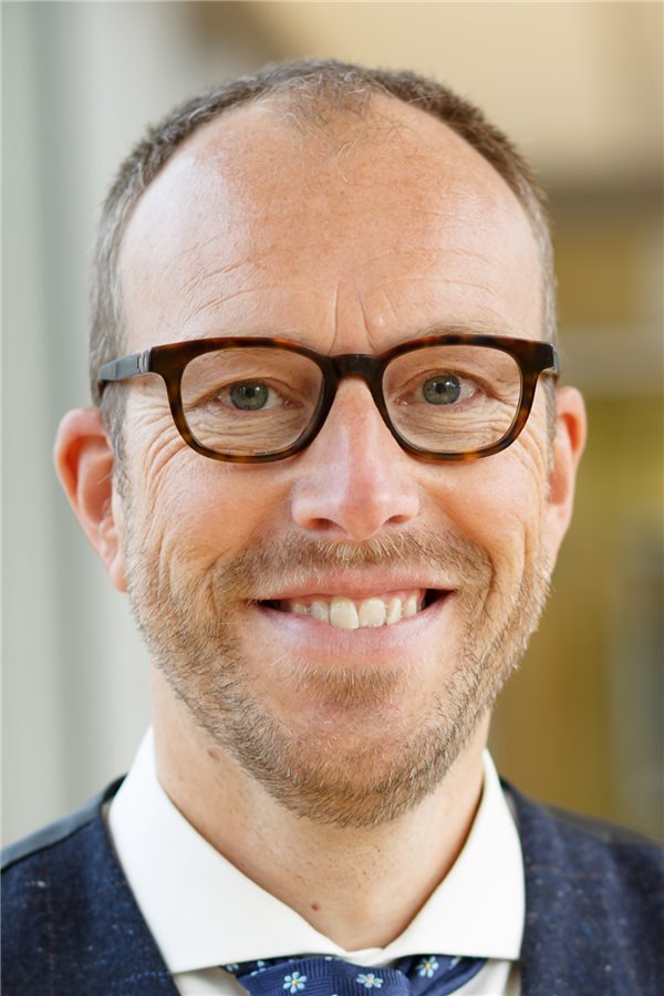 INFORM-Tumorboard: „Unsere Leistung ist das Einordnen“ Prof. Olaf Witt ist Direktor „Translationale Onkologie“, am Hopp-Kindertumorzentrum Heidelberg.