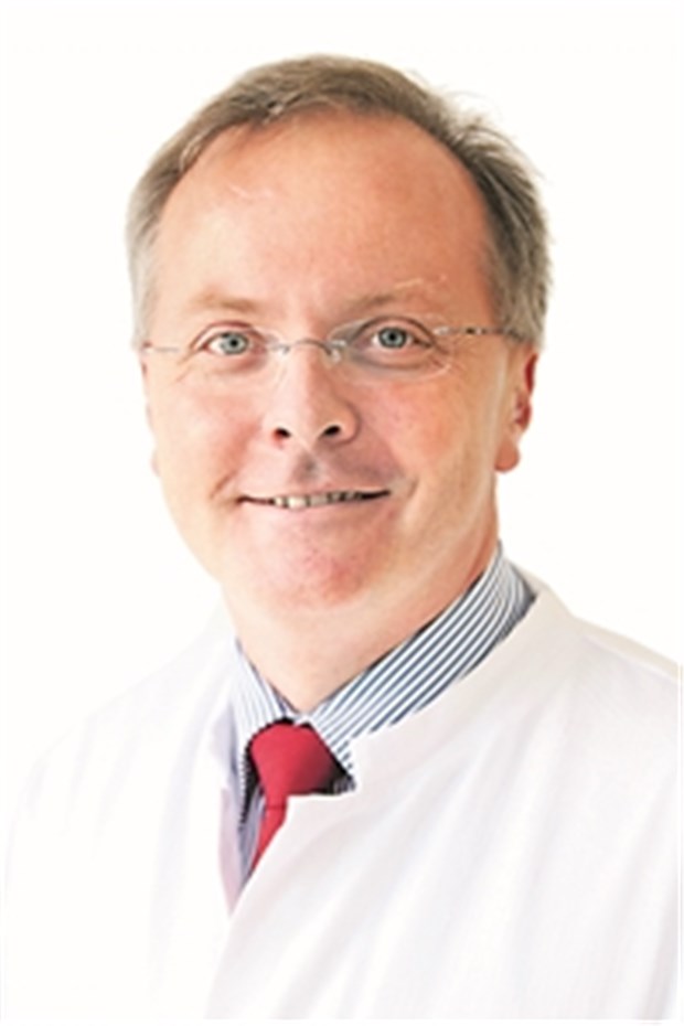Fettarm, kohlenhydratreich: Ein Ernährungs-Dogma ohne wissenschaftliche Evidenz Prof. Stephan Martin ist Chefarzt für Diabetologie und Direktor des Westdeutschen Diabetes- und Gesundheitszentrums (WDGZ) in Düsseldorf.