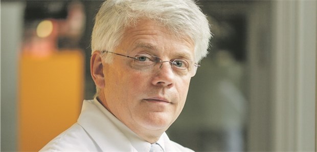 Molekularbiologie bringt Onkologen und ihren Patienten neue Perspektiven Prof. Thomas Wiegel, Präsident des Deutschen Krebskongresses 2018: „Die Zusammenarbeit mit unseren Zuweisern ist von besonderer Bedeutung, denn letztendlich behandeln wir den Patienten gemeinsam.“