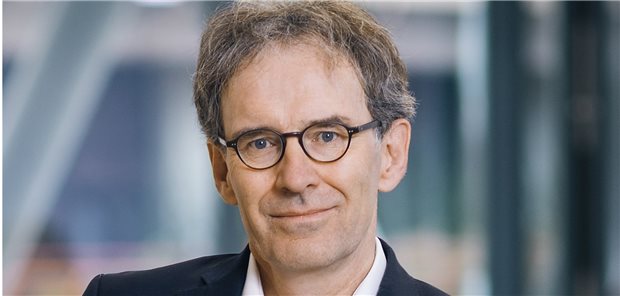 Neue Regeln für die ärztliche Sterbehilfe? Prof. Urban Wiesing studierte Medizin, Philosophie, Soziologie und Geschichte der Medizin. Heute ist er Direktor des „Instituts für Ethik und Geschichte der Medizin“ der Uni Tübingen.