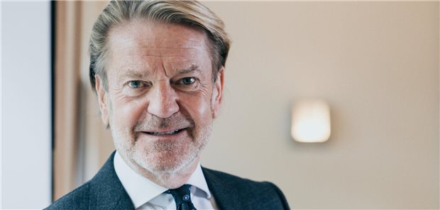 Professor Alexander Ehlers, Arzt und Rechtsanwalt bei Ehlers Legal, Fachanwalt für Medizinrecht, Co-Direktor des Health Care Management Institutes (HCMI) der European Business School, Oestrich-Winkel: Bei der Therapieentscheidung sollten die Patientinnen und Patienten immer auf Augenhöhe der Ärztin oder des Arztes sein.