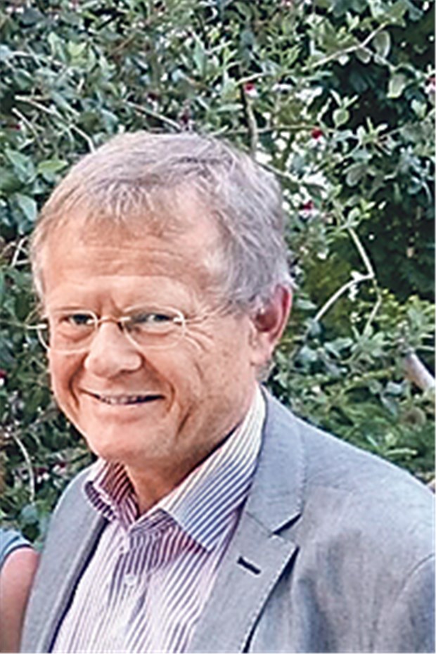 Wenn Mediziner Bundestagsabgeordnete werden Professor Armin Grau (Bündnis 90 / Grüne), Facharzt für Neurologie und geboren 1959, ist seit 2003 Direktor der Neurologischen Klinik am Klinikum Ludwigshafen, Dritter Vorsitzender der Deutschen Schlaganfall-Gesellschaft © Privat