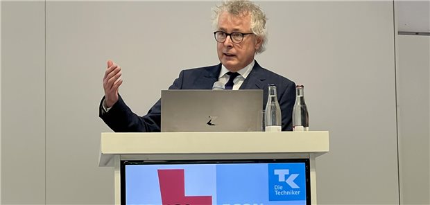 Professor Boris Zernikow erläuterte beim Medica Econ Forum den Ansatz von KoCoN.&#xA;