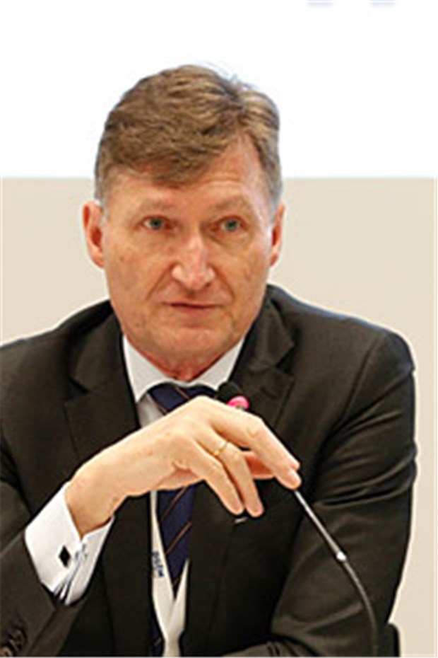 Unsere Sorgen vor „den Maschinen“ sind unberechtigt Professor Claus F. Vogelmeier ist Präsident der 125. Jahrestagung der Deutschen Gesellschaft für Innere Medizin (DGIM).