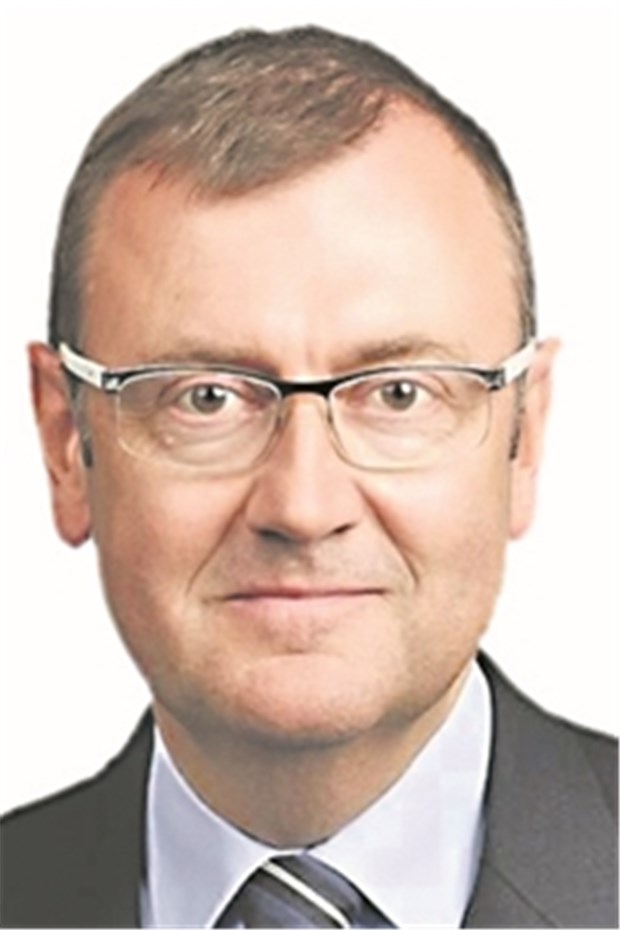 Fernbehandlungsverbot: "Es ist für Ärzte Zeit, alte Zöpfe abzuschneiden" Professor Dr. Dr. Christian Dierks ist Fachanwalt für Sozial- und Medizinrecht, Facharzt für Allgemeinmedizin und Gründer der Dierks+Company Rechtsanwaltsgesellschaft und Operations sowie des HELIX_hub Berlin.