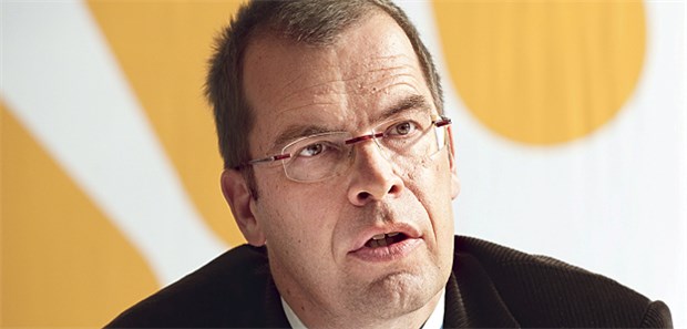 IQWiG sorgt für Knatsch Professor Dr. Jürgen Windeler leitet das IQWiG seit September 2010.