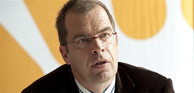 "Das ist keine Studienkultur, das ist Abarbeiten von Industrieaufträgen" Professor Dr. med. Jürgen Windeler: "Wir bringen zu wenige klinische Studien auf den Weg, die für die Versorgung relevant sind." Windeler ist seit 1. September 2010 Leiter des Instituts für Qualität und Wirtschaftlichkeit im Gesundheitswesen (IQWiG).