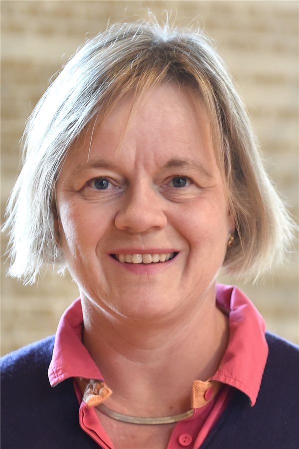 Vermischen sich im Herbst Corona- und Grippewelle? Professor Eva Hummers ist STIKO-Mitglied und Vizepräsidentin der DEGAM.
